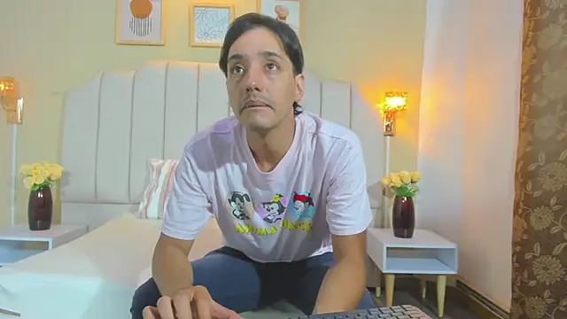 Snapshot of justinschneider chatting on April 4, 2026, 7:31 pm justinschneider online show from April 4, 2026, 7:31 pm