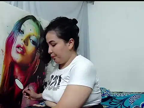 ZoeThorner online show from April 21, 2026, 12:01 pm