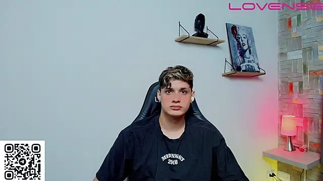 flaquito    online show from May 27, 2026, 8:49 pm