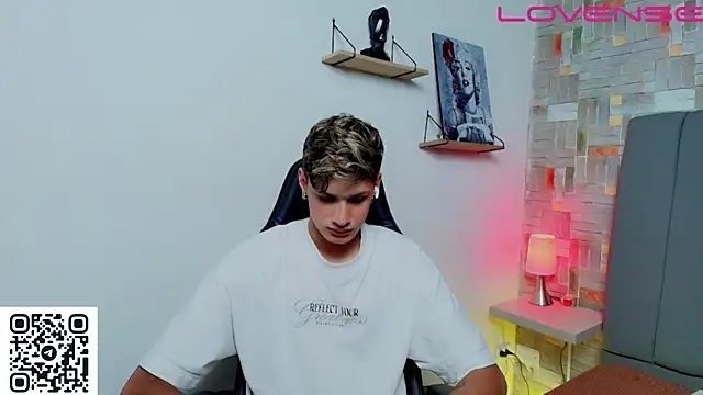 flaquito    online show from May 28, 2026, 8:48 pm