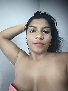 madamdesirem online show from April 7, 2026, 7:26 pm