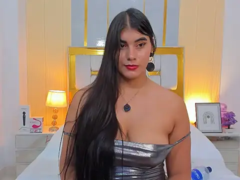 Alara Keyy online show from April 15, 2026, 7:58 pm