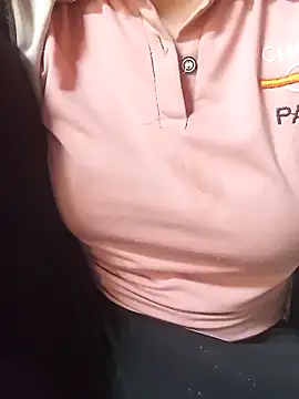 anhhuyen1 online show from April 2, 2026, 6:53 am