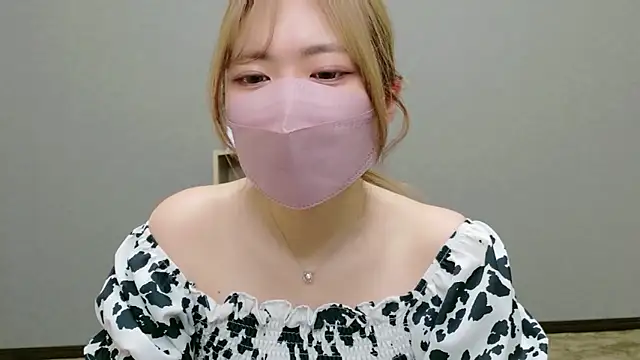 YUA 0425 online show from June 24, 2026, 2:10 am