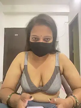 Snapshot of Monika_6999 chatting on May 25, 2026, 6:17 pm Monika 6999 online show from May 25, 2026, 6:17 pm