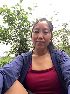 Huonglyna online show from August 6, 2026, 3:01 am