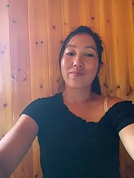 Huonglyna online show from August 9, 2026, 6:41 am