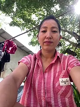 Snapshot of Huonglyna chatting on May 16, 2026, 1:37 am Huonglyna online show from May 16, 2026, 1:37 am