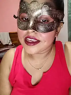 Maskedcurves online show from May 8, 2026, 5:11 am