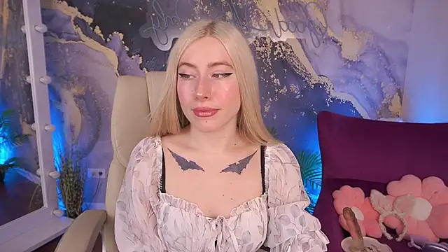 MelaniiePlay online show from July 18, 2026, 5:16 am
