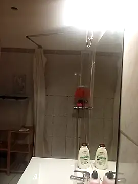 Lolaa92i online show from April 12, 2026, 3:59 pm