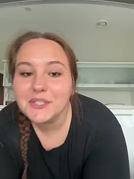 Hollpopss online show from April 28, 2026, 1:26 pm