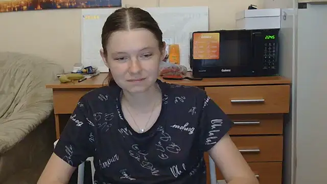 JessicaHolland1 online show from July 21, 2026, 5:47 pm