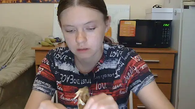 JessicaHolland1 online show from July 20, 2026, 6:54 pm