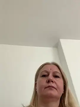 MilaLila204 online show from April 22, 2026, 10:11 am