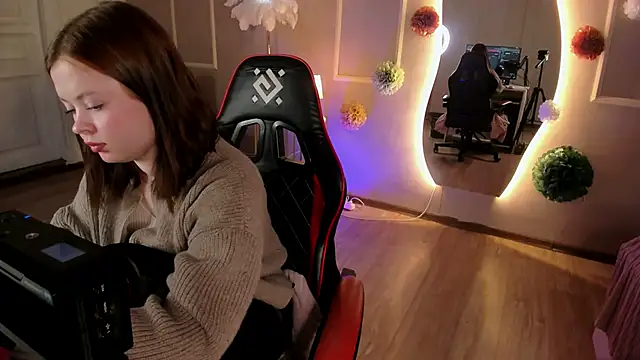 Astra Shade online show from April 7, 2026, 2:41 pm