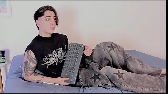 Thiago angel online show from July 19, 2026, 5:27 am