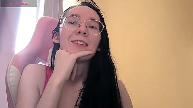 Snapshot of Aria_Mur_ chatting on April 9, 2026, 1:40 am Aria Mur online show from April 9, 2026, 1:40 am