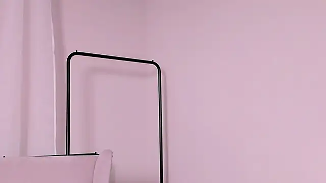 SadeHowen online show from April 9, 2026, 6:25 pm