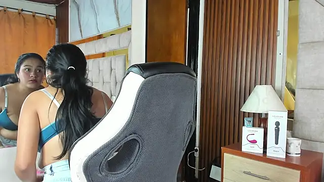 AprilMiiller online show from June 3, 2026, 1:01 pm