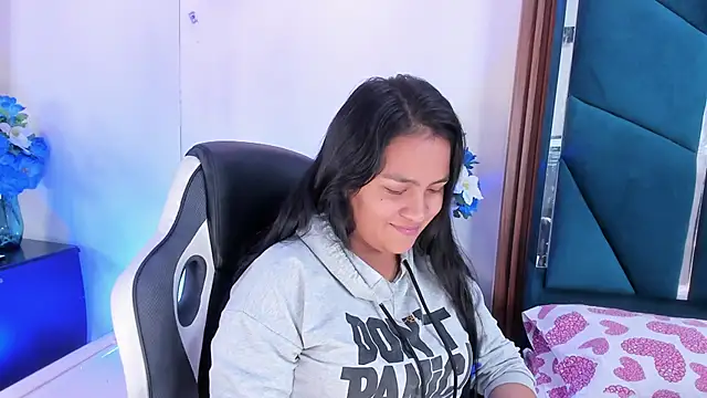 AprilMiiller online show from May 23, 2026, 12:48 pm