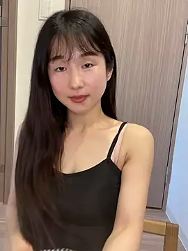 Hinako 0012 online show from May 22, 2026, 4:10 am
