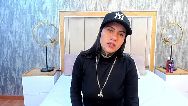 NaomiBDSM online show from April 7, 2026, 2:57 am