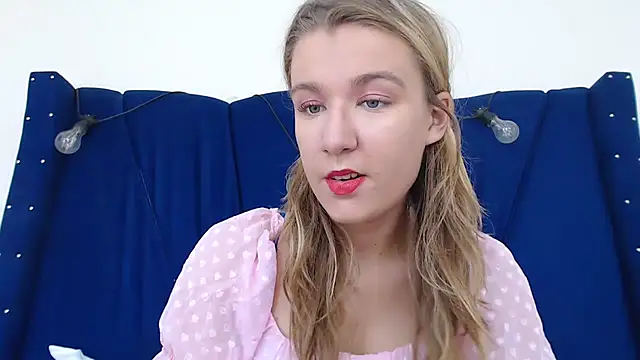 Yennyloves online show from May 31, 2026, 2:01 pm