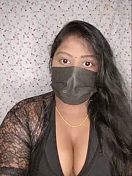 Romantic Woman online show from June 5, 2026, 6:13 pm