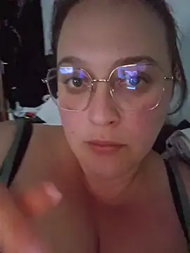 nika-W online show from June 4, 2026, 8:02 pm