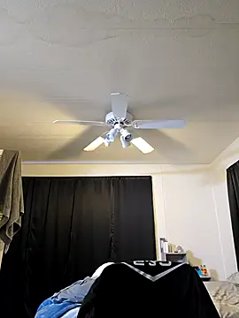 JpSmith04 online show from April 3, 2026, 11:44 pm