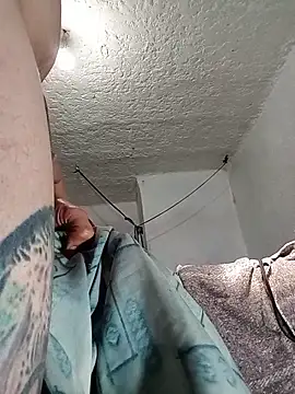 Snapshot of eroos_twink chatting on January 31, 2026, 9:35 pm eroos twink online show from January 31, 2026, 9:35 pm