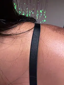 Snapshot of AreeAmor chatting on April 13, 2026, 12:20 pm AreeAmor online show from April 13, 2026, 12:20 pm