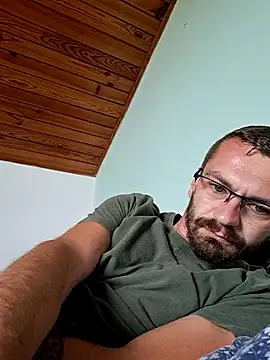 jozsi1995 online show from July 2, 2026, 5:35 am