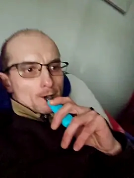 Snapshot of UpbeatXiphias chatting on April 9, 2026, 3:40 pm UpbeatXiphias online show from April 9, 2026, 3:40 pm