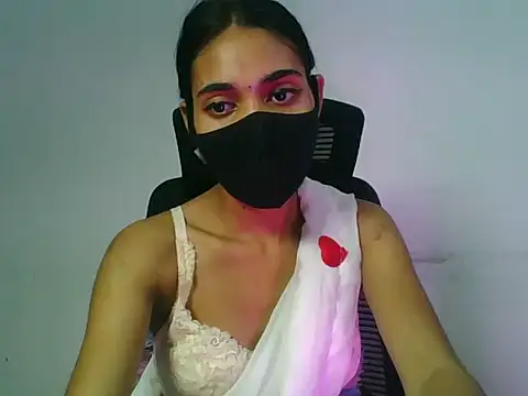 Shanaya xo online show from July 17, 2026, 6:27 pm