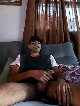 Snapshot of LuizzzFilipe chatting on April 4, 2026, 7:20 pm LuizzzFilipe online show from April 4, 2026, 7:20 pm