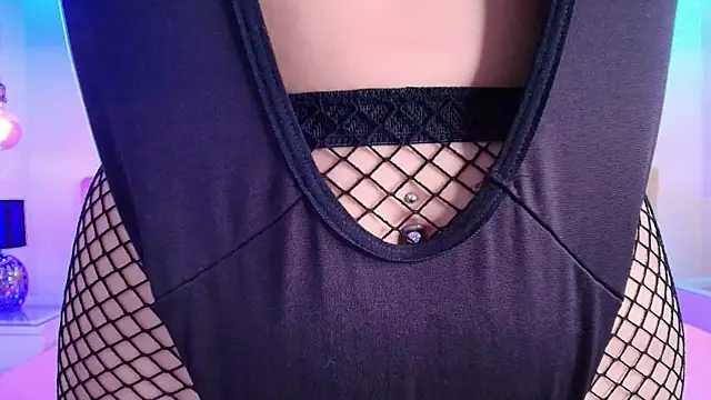 Snapshot of sweetlyundone chatting on July 18, 2026, 7:33 pm sweetlyundone online show from July 18, 2026, 7:33 pm