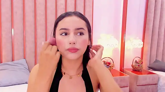 Zoe Monrow online show from June 3, 2026, 12:28 pm