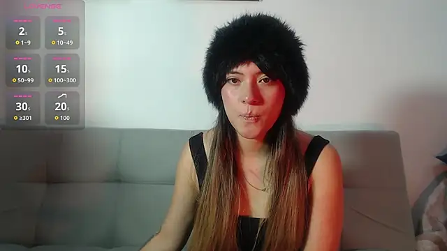 hannajonnes1 online show from June 15, 2026, 9:47 pm