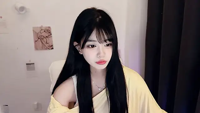 Snapshot of Kitteovo chatting on July 18, 2026, 2:14 pm Kitteovo online show from July 18, 2026, 2:14 pm
