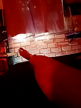 Snapshot of BRUXO- chatting on July 19, 2026, 3:20 pm BRUXO- online show from July 19, 2026, 3:20 pm