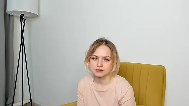 RoxieKaus online show from April 6, 2026, 7:31 am