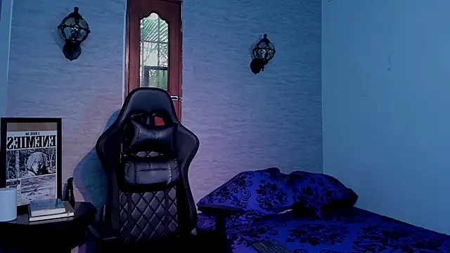 fonilandd  online show from April 27, 2026, 5:22 pm