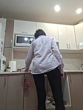 Snapshot of LaliaMia chatting on February 13, 2026, 2:11 am LaliaMia online show from February 13, 2026, 2:11 am