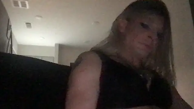 GypsiiCornel online show from April 30, 2026, 12:28 am