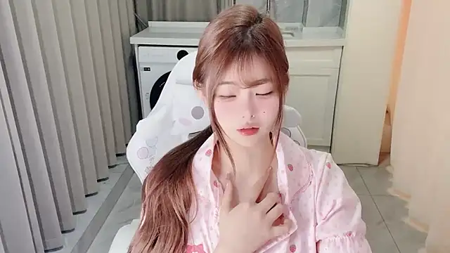 xiaoyugan cute online show from June 14, 2026, 3:24 pm