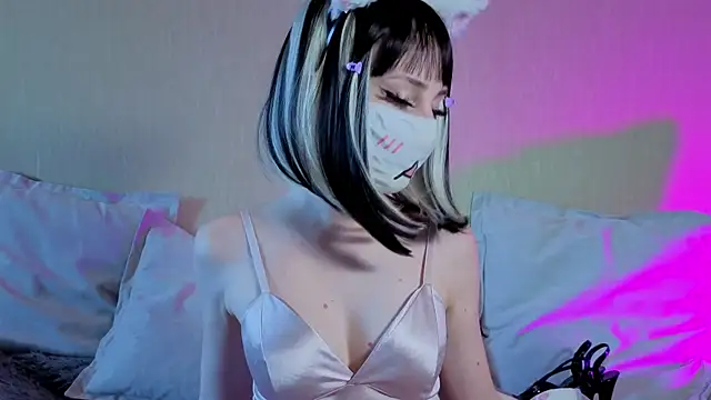 LunaNyanmi online show from July 21, 2026, 1:56 pm