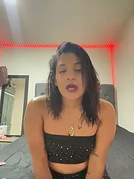 Snapshot of Emily_Gaez chatting on April 7, 2026, 8:21 pm Emily Gaez online show from April 7, 2026, 8:21 pm