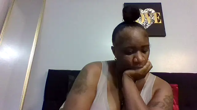 amberchill26 online show from April 27, 2026, 3:10 pm